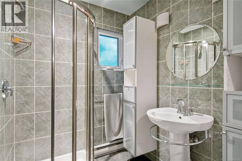 1061 Harlequin Rd — photo 27 of 40