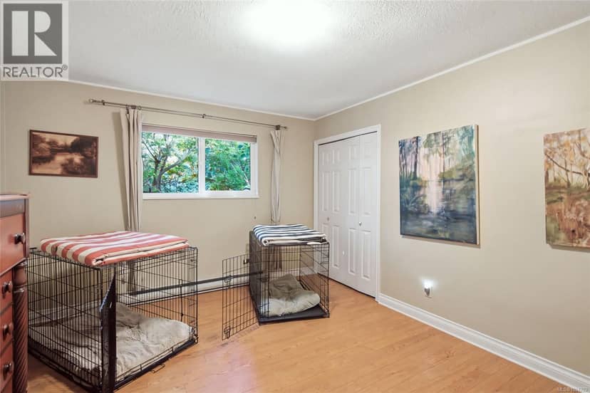 1061 Harlequin Rd — photo 30 of 40