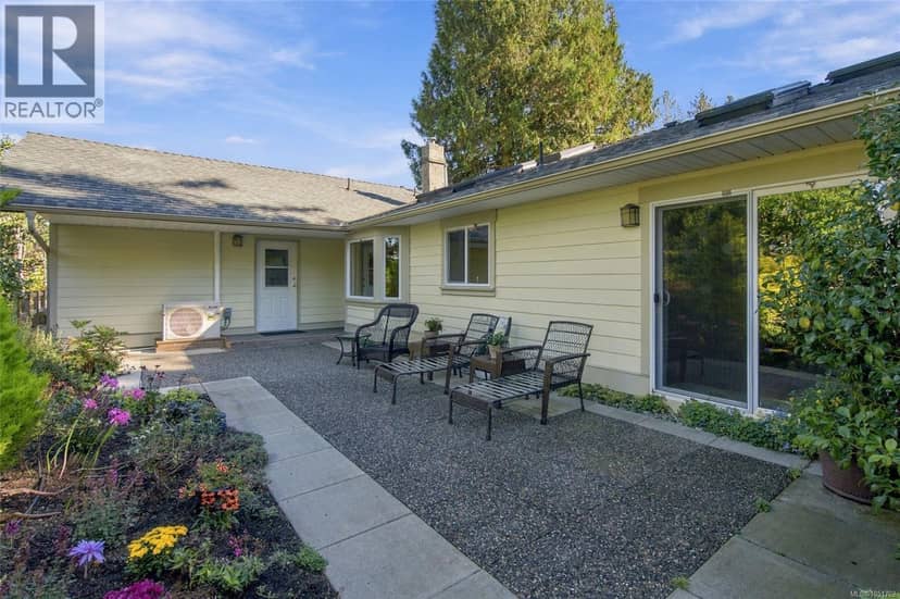 1061 Harlequin Rd — photo 34 of 40