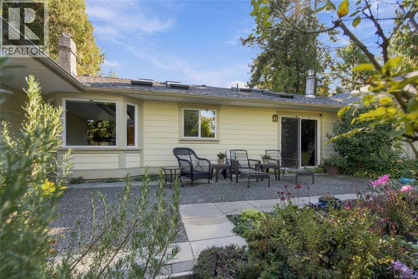 1061 Harlequin Rd — photo 36 of 40