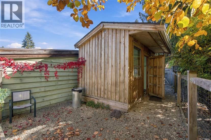 1061 Harlequin Rd — photo 39 of 40