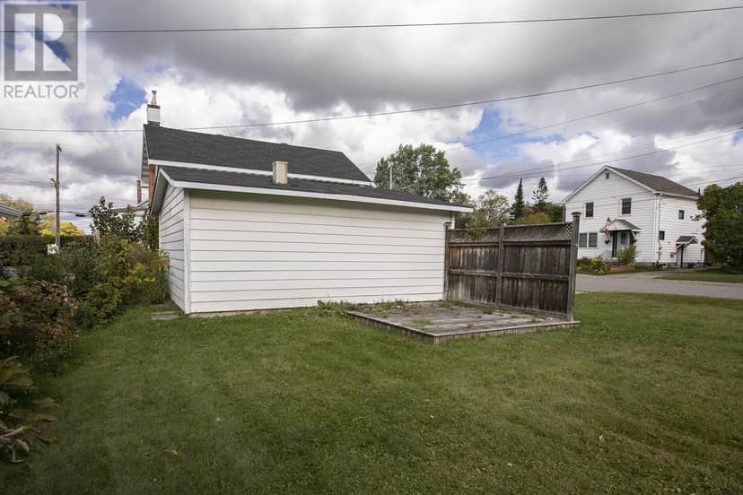 455 Charles ST — photo 6 of 40