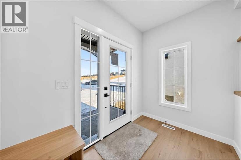 11 Lakewood Way, Strathmore, photo 3