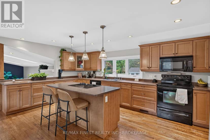 466 Mackenzie Road — photo 14 of 40