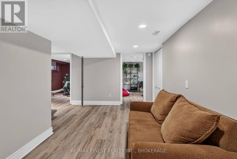 466 Mackenzie Road — photo 38 of 40