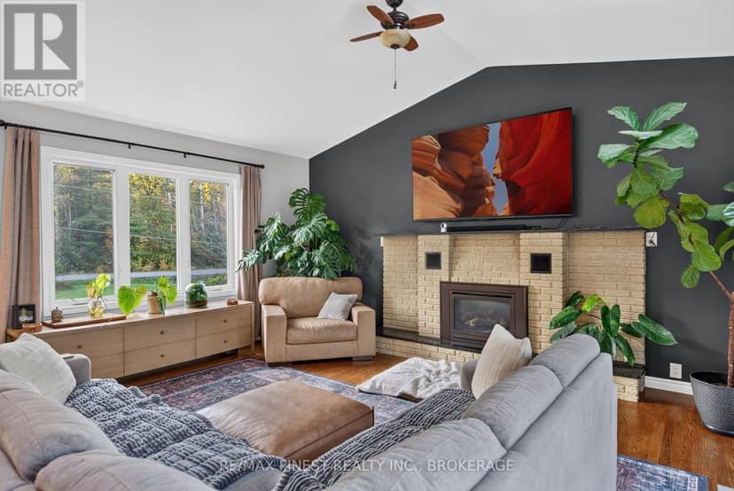466 Mackenzie Road — photo 9 of 40