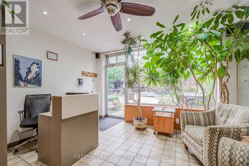 492 Manning Avenue — photo 10 of 40