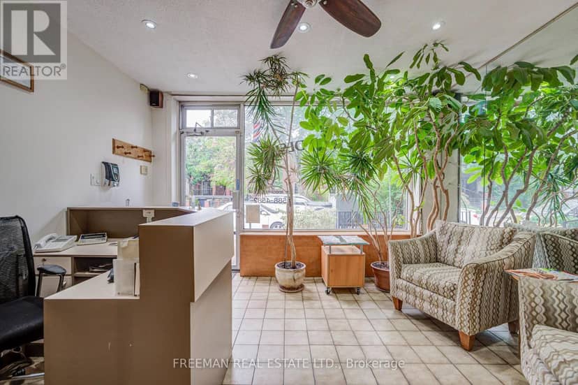 492 Manning Avenue — photo 9 of 40