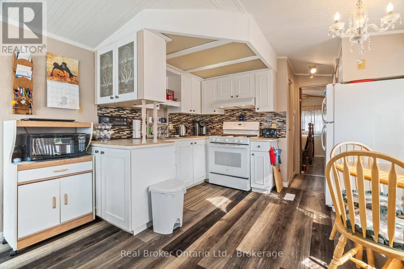 524 Poplar Place — photo 17 of 39
