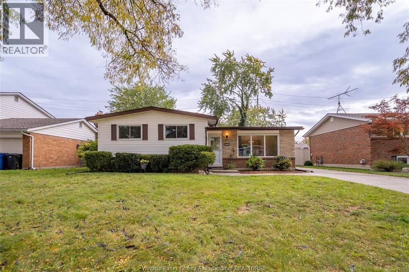 4369 Ashfield Crescent — photo 1 of 38