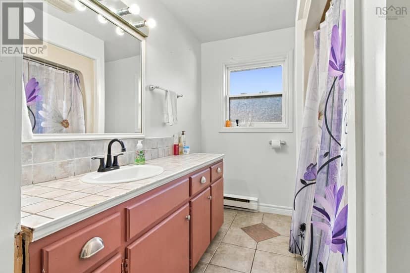 44 St Bernard Street — photo 17 of 40