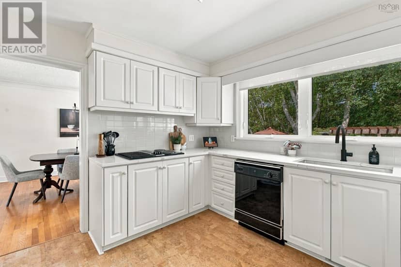 4 Fleming Drive — photo 15 of 40