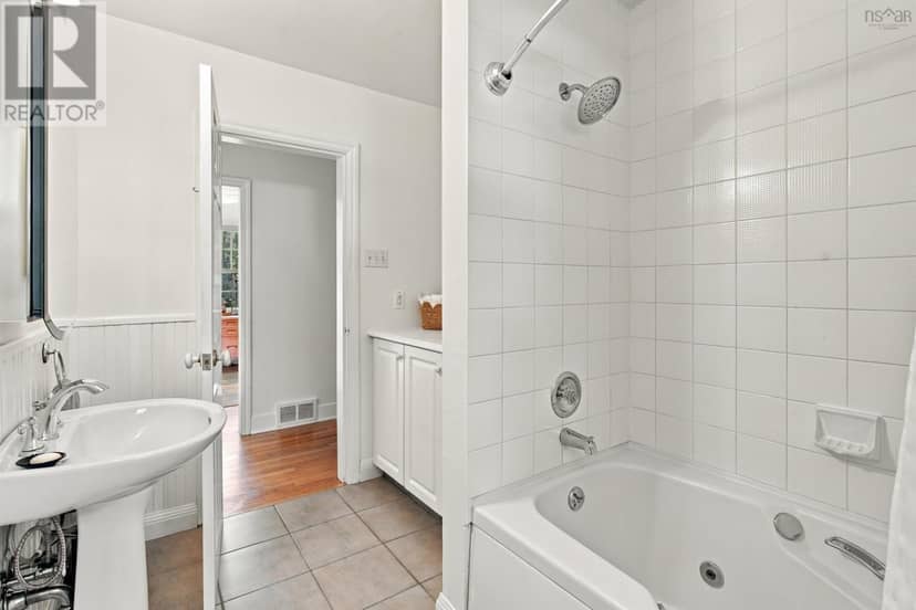 4 Fleming Drive — photo 28 of 40