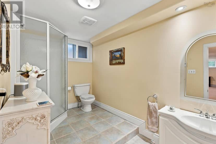 4 Fleming Drive — photo 37 of 40