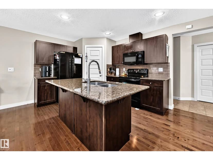 1673 Cunningham Wy SW — photo 37 of 40