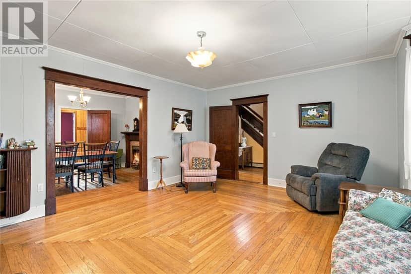 55 Newtown Road — photo 9 of 31