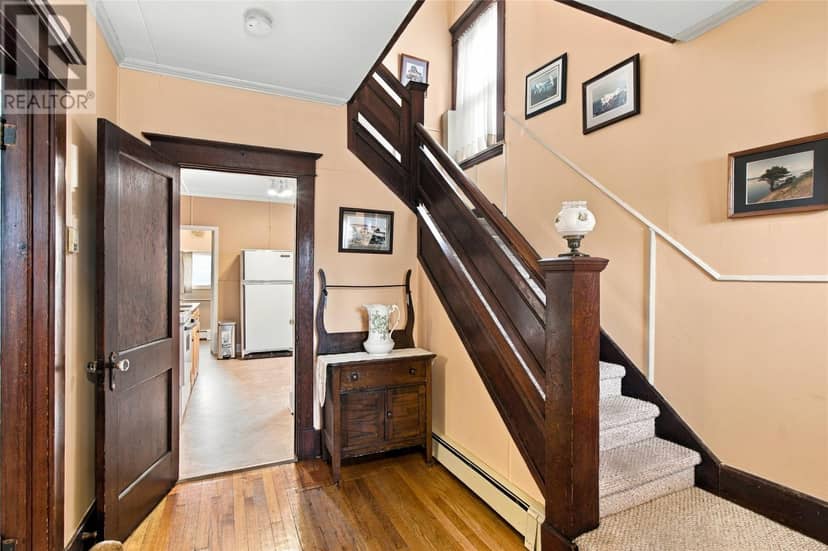 55 Newtown Road — photo 8 of 31