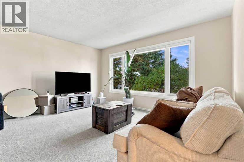 3102 38 Street SW, Calgary, photo 4