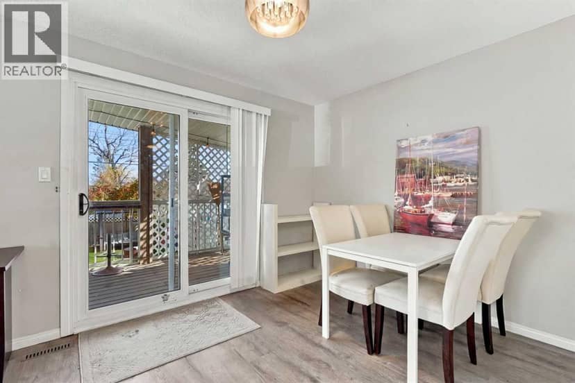 3102 38 Street SW — photo 37 of 40