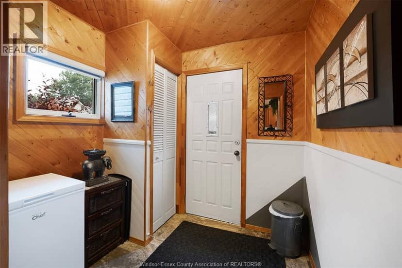 58 Laird AVENUE — photo 21 of 32