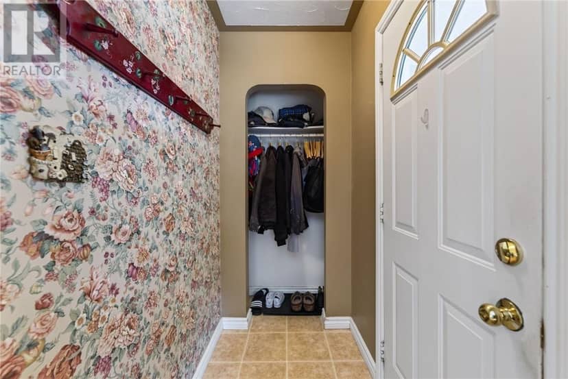 552 Pine Street — photo 10 of 40
