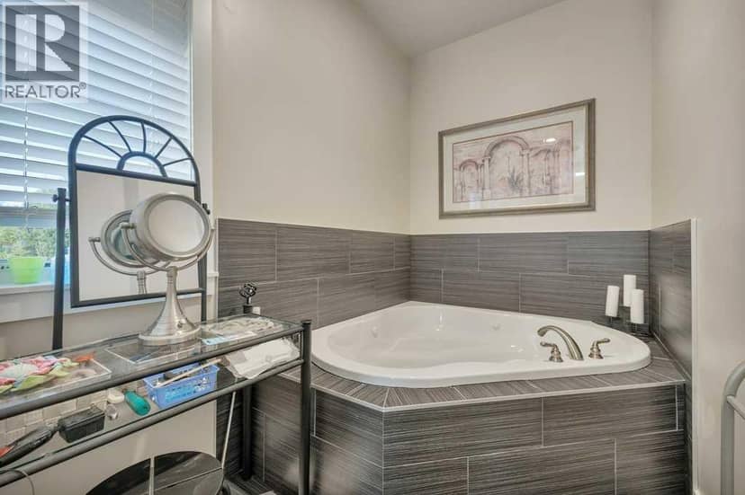 10043 Township Rd 452 — photo 30 of 40