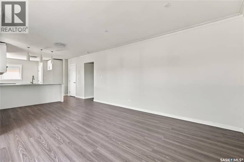 2716 Winnipeg STREET — photo 10 of 40