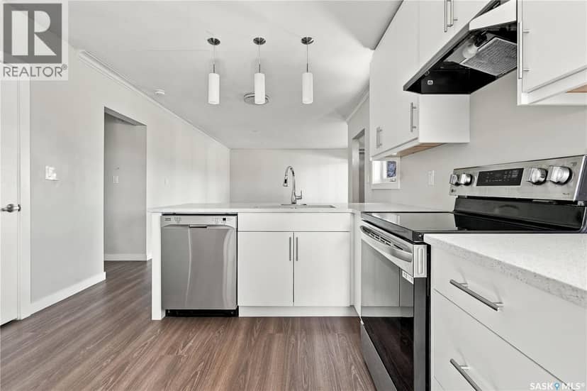 2716 Winnipeg STREET — photo 14 of 40
