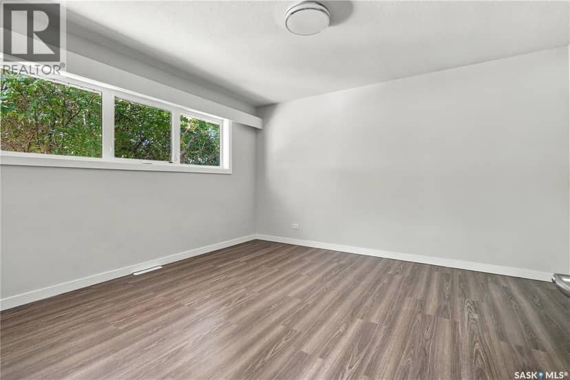 2716 Winnipeg STREET — photo 23 of 40