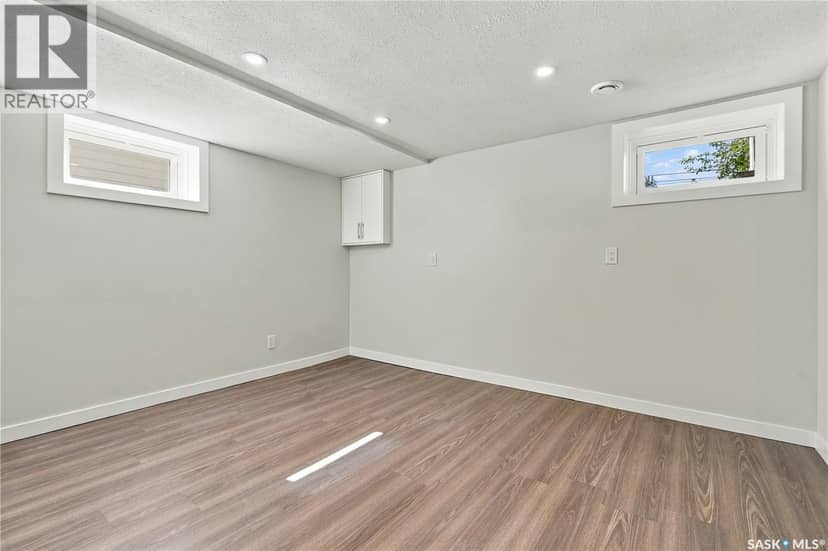 2716 Winnipeg STREET — photo 30 of 40
