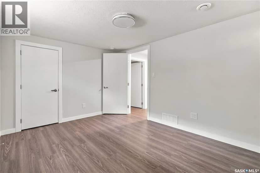 2716 Winnipeg STREET — photo 37 of 40