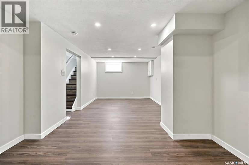 2716 Winnipeg STREET — photo 35 of 40