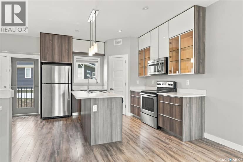 1018 Evergreen BOULEVARD — photo 9 of 40