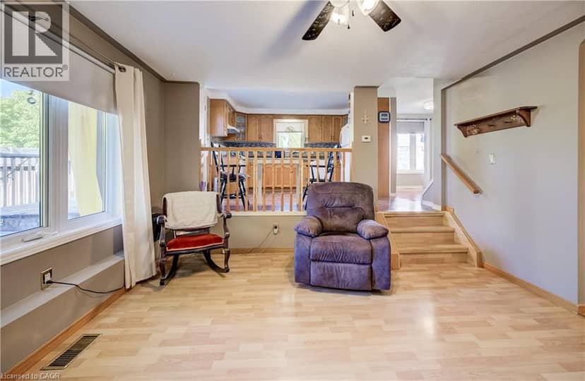 111B MILLER Crescent — photo 12 of 26