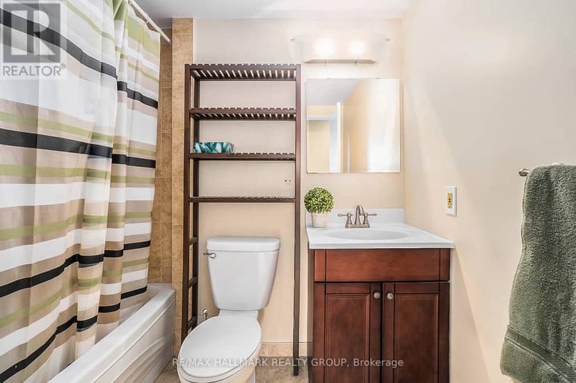 Listing 30401569 — photo 14 of 17