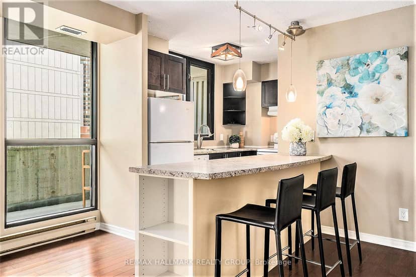 Listing 30401569 — photo 9 of 17