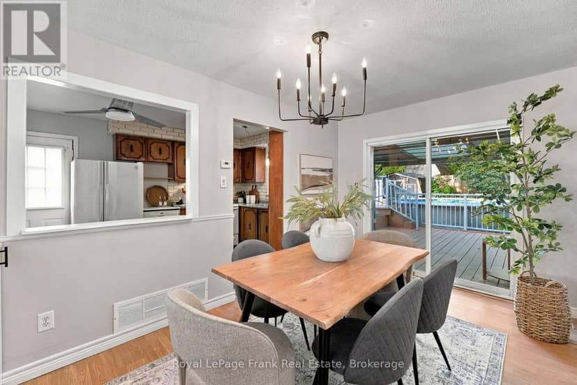 694 Hillcroft Street — photo 10 of 31