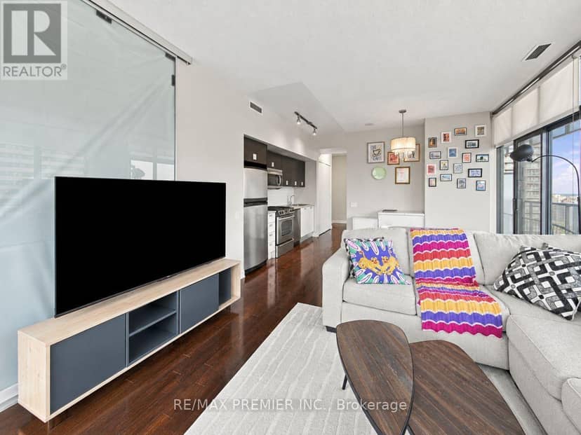 1405 - 33 Charles Street E — photo 17 of 39