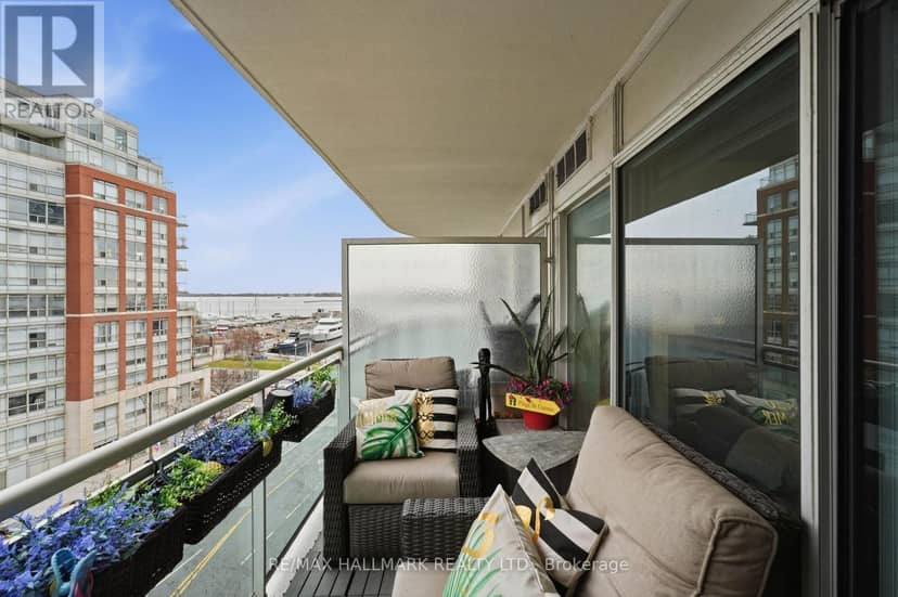 705 - 600 Queens Quay W — photo 25 of 40