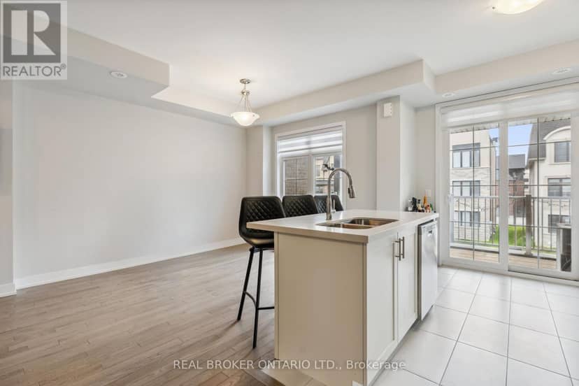 92 William Shearn Crescent — photo 10 of 40
