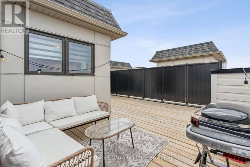 92 William Shearn Crescent — photo 32 of 40
