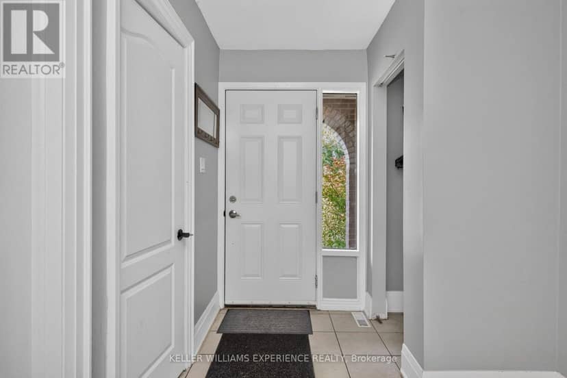 21 B College Crescent, Barrie, photo 4