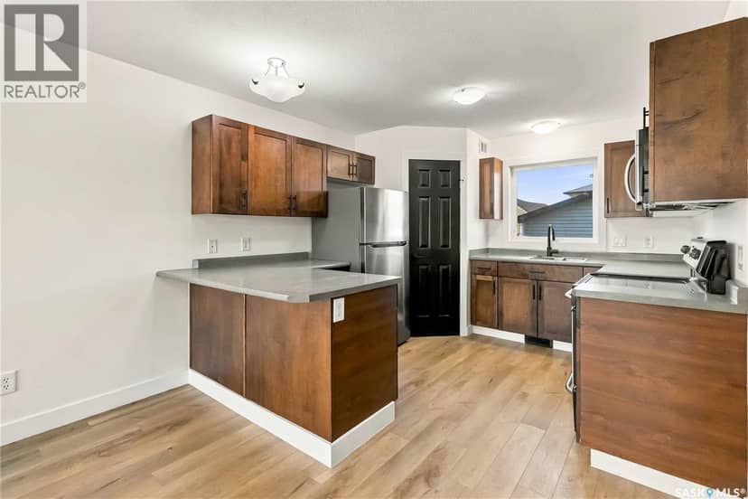 734 Lamarsh LANE — photo 9 of 40