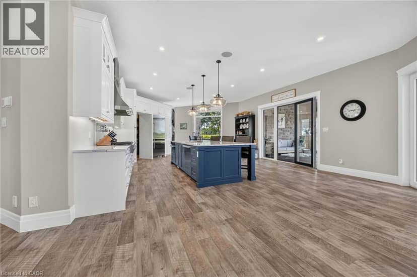 927549 Oxford Road 8 — photo 10 of 40