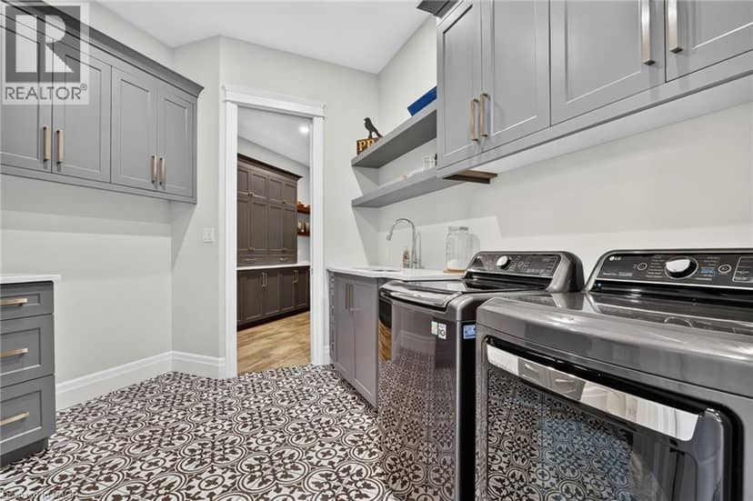 927549 Oxford Road 8 — photo 23 of 40