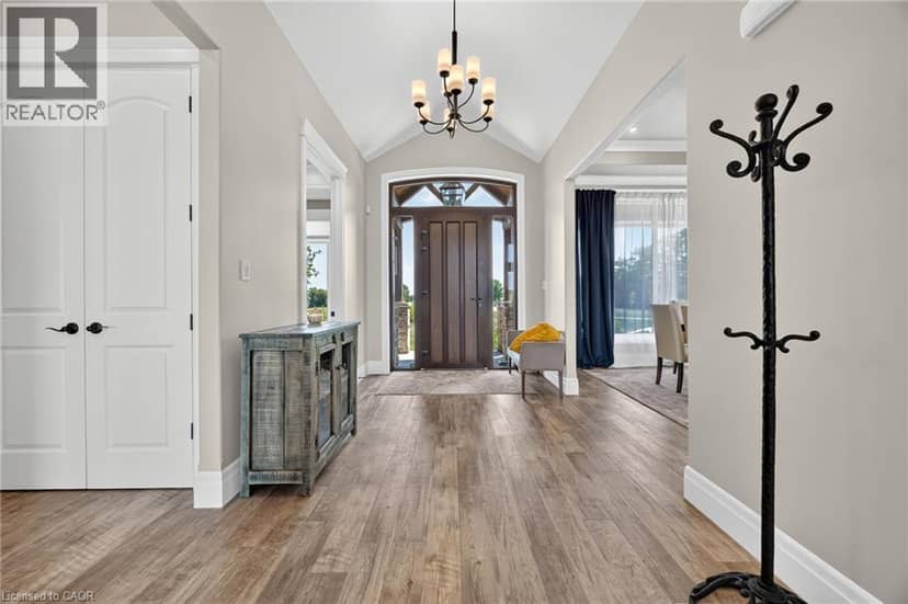 927549 Oxford Road 8 — photo 3 of 40