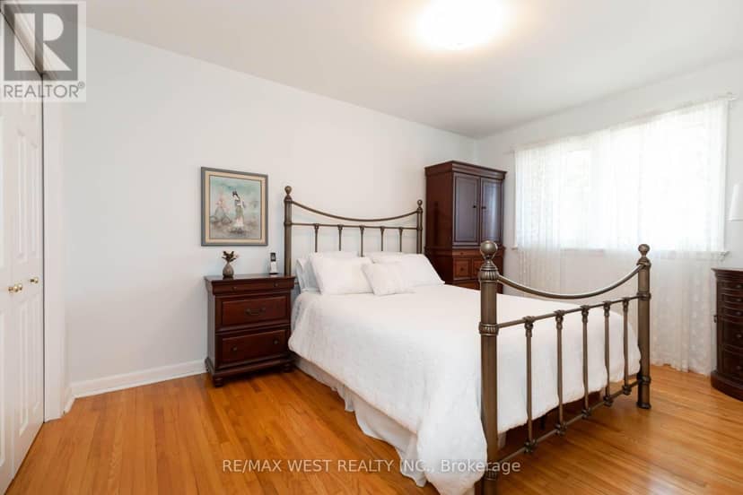 82 Renault Crescent — photo 19 of 40