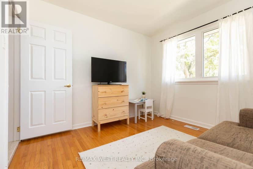 82 Renault Crescent — photo 26 of 40