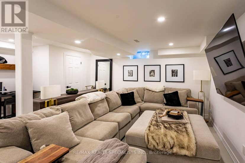 2454 Montagne Avenue — photo 33 of 40