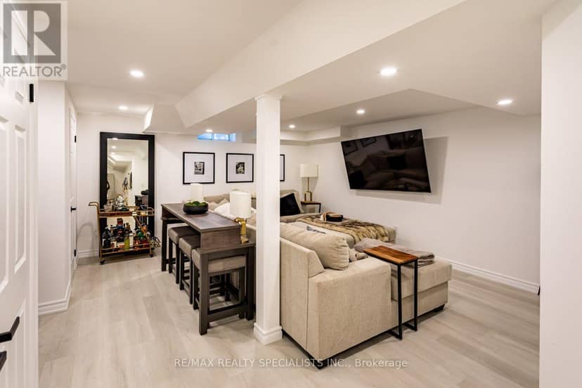 2454 Montagne Avenue — photo 35 of 40